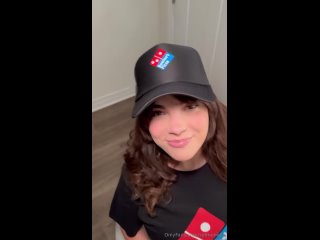 pizza delivery girl salomelons gets pounded